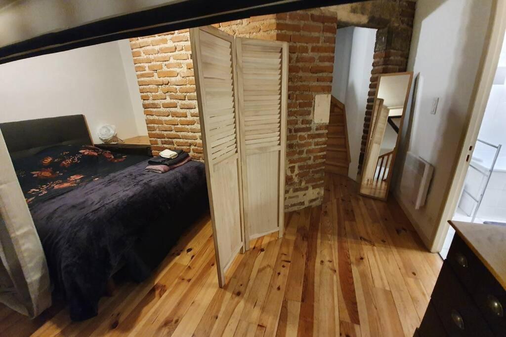 Appartement Exceptionnel 4 Etoiles Hyper Centre Albi 65 M2 Au 4Eme Etage Sans Ascenseur Avec Une Tour Du 12Eme Siecle Exterior photo