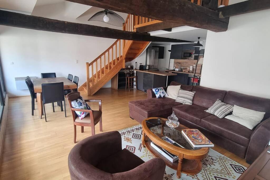 Appartement Exceptionnel 4 Etoiles Hyper Centre Albi 65 M2 Au 4Eme Etage Sans Ascenseur Avec Une Tour Du 12Eme Siecle Exterior photo